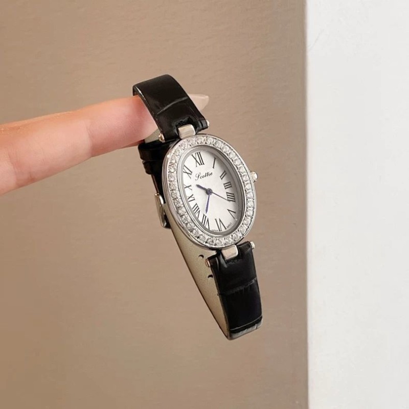 ساعة تشومو النسائية بحزام مرصع - مراجعة Jewelry For Watches وسعره